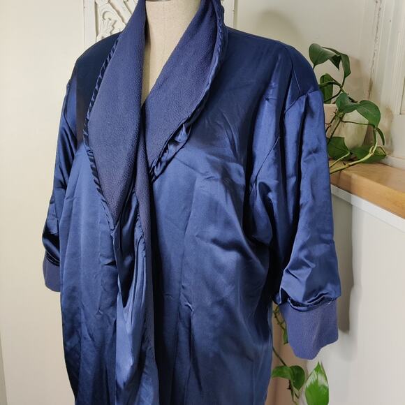 Vintage VS Blue Fleece Lined Satin Robe, XS/S - Picture 2 of 11